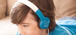 ¿Deben usar auriculares los niños?